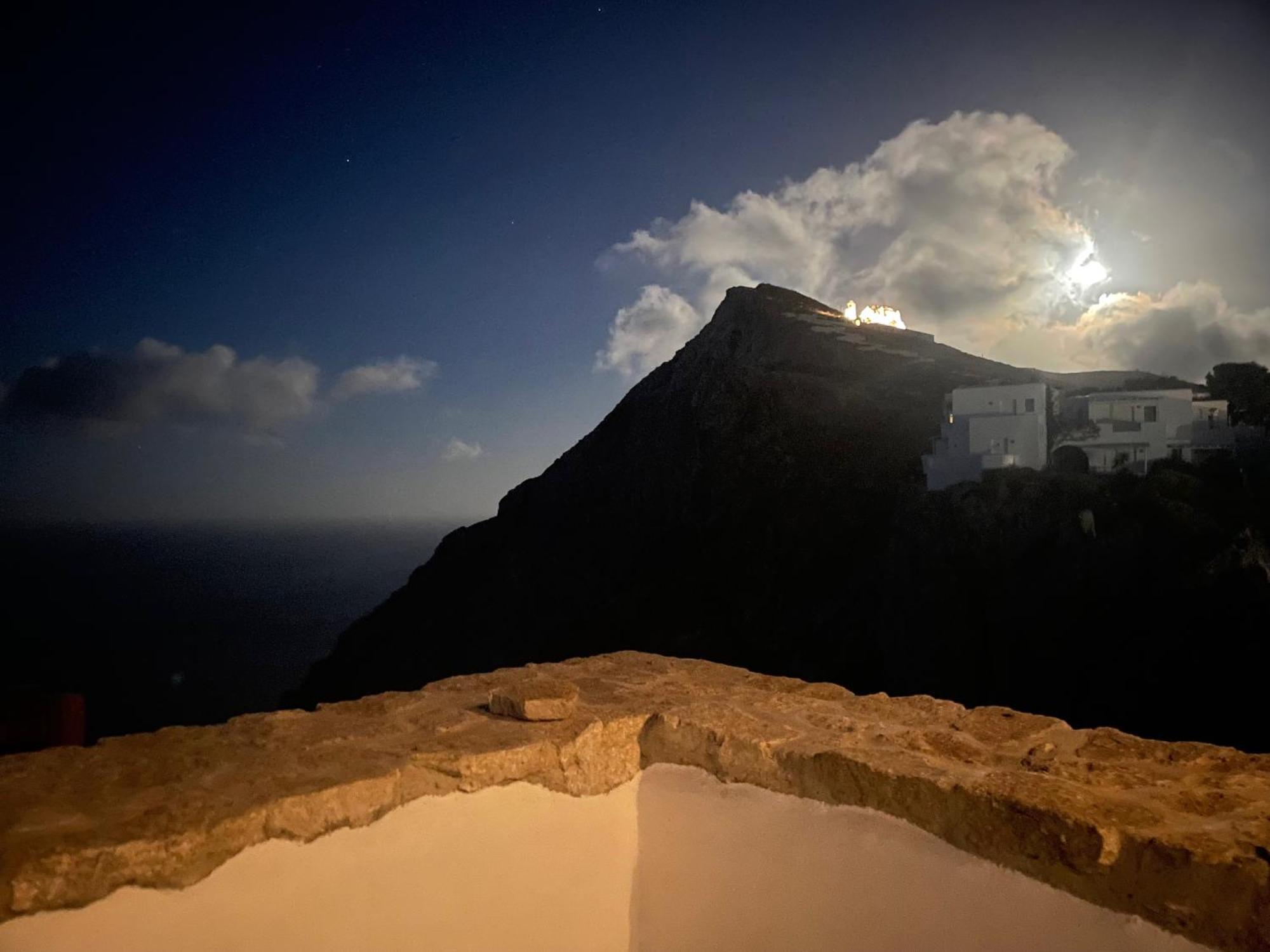 Folegandros-Cliffhouse Folegandros Town Exterior foto